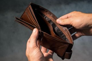 28 tisíc korun za dluh. Advokátní komora varuje před novým podvodem