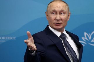 Další ruští zastupitelé vyzývají Putina k rezignaci - Novinky