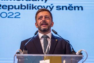 Antikomunista Rakušan neměl s komunistkou problém. A ona byla vděčná: „Vítku, byl jsi nejlepší!“ - Médium.cz