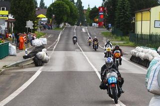 Motocyklový závodník Svoboda přišel o život na akci v Jičíně. Závody přesto pokračovaly