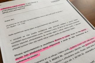 Předžalobní výzva a levný odkup pozemků. Obyvatelé Mnichovic čelí firmě, která žádá jejich půdu
