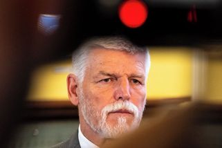 Vláda s Pavlem na summitu NATO nepočítá - Novinky