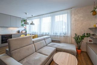 Nevelkému bytu chyběly úložné prostory. Architektky pro ně místo našly - Novinky
