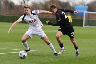 Ostudný debakl! Mladíci Slavie dostali od Tottenhamu devět gólů. Přišel i Kinský - Sport.cz