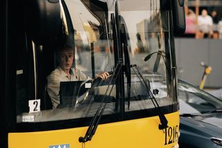 Autobus odjel z výletu bez mé maminky. Na jejím místě seděla známá vedoucí zájezdu - Médium.cz
