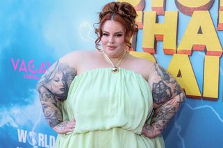 Plus size modelka ohromila svými tvary na fotce v plavkách. Někteří nevěřili, že ji nevytvořila AI! - Super.cz