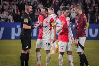 Komise rozhodčích: Sparta měla hrát v deseti, VAR opět selhal - Médium.cz