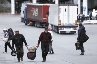 Kreml se připravuje na mobilizaci, obávají se Rusové. Přes hranici s Gruzií jich odešly tisíce