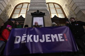 Milion chvilek oceňuje zvolení Pavla, dál chce bránit demokratické hodnoty - Novinky