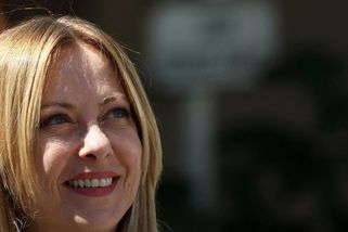 "Nesahejte na královnu!" Trumpem deptaná premiérka získává v NATO nové zastánce