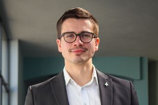 Poslanec se vydal s batohem na pěší pouť do Santiaga. Inspiruje tím mladé