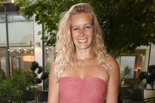 Nadšená propagátorka slunění nahoře bez překvapila. Herečka Anna Kulovaná vystavila své sexy tělo