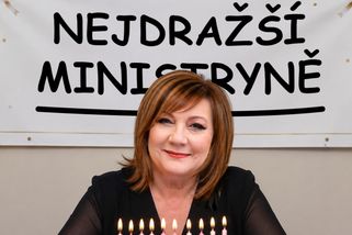 Alena Schillerová se vzteká, že není žádná dlužena ani rozbitá kalkulačka | Události Luďka Staňka