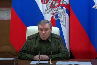 Rusko bude útočit i na podzim, řekl bez obalu Gerasimov. Mapa za ním vyvolala vlnu spekulací - Novinky