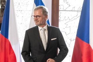 Desetitisíce korun navíc? Arogance moci. Vláda to za vyšší platy těžce schytává - Echo24.cz