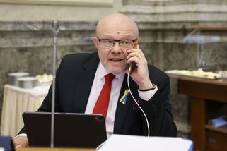 Válek létá na golf se šéfem IT firmy. Nevím, že má od nás zakázky, říká - Seznam Zprávy