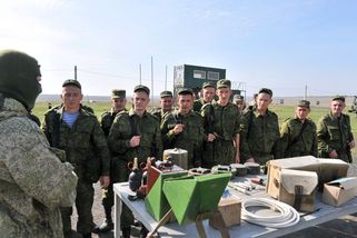 Fotky z výcviku: Takhle se mobilizovaní Rusové chystají do války - Seznam Zprávy