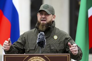 Neustupujeme, je to taktika, tvrdí nyní Kadyrov. Válka se šejtany prý neskončí - Novinky