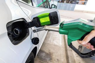 Cash Only: Vláda smazala rozdíly mezi cenou nafty na dálnicích a okreskách - Seznam Zprávy