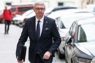 Obrazem ze Sněmovny: Usmívají se na sebe, ale slova jsou o to drsnější - Seznam Zprávy