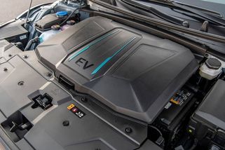 Jsou neekologické! Největší mýty o elektromobilech a jak je to doopravdy - Garáž.cz