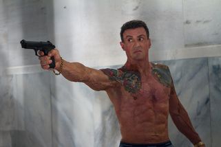 Zpátky v akci. Stallone se žene za pomstou v oldschoolově laděné akční podívané