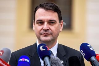Šarapatka zažaloval Macinku za výroky o méněcenných - Novinky