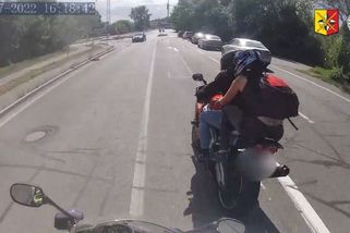 Zaspal jsem k soudu. Motorkář ujížděl policii na stroji s papírovým světlem - Novinky