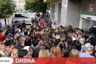 Pracovní úřad v Brně praská s novým měsícem ve švech. Fronty jsou i před bankou