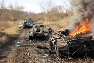Video: Rusové vyslali osmnáct tanků. Pak začaly jeden po druhém hořet