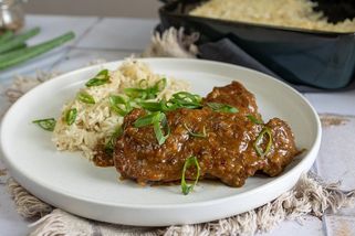 Dušená roštěná - šťavnaté maso, které se rozpadá pod vidličkou | Apetit