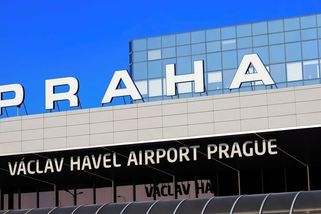 Cestující na pražském letišti pokousala zaměstnance, zasahovala policie - Seznam Zprávy