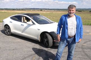 Tesla Model S po 255 000 kilometrech (a cestách po Rusku) | Recenze elektromobilů