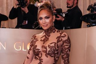 Takhle detailní záběr na rozkrok JLo jste ještě neviděli. Jako reklama na holicí strojek, smějí se fanoušci - Super.cz