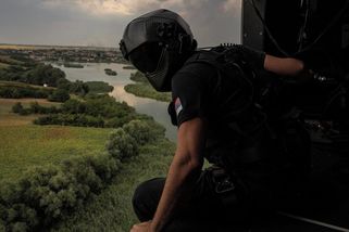 V podivném převratu hráli roli Rusové. Zbraně a uniformy se našly v Srbsku - Seznam Zprávy