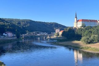 Děčínský jez: osm miliard za sedm kilometrů vzduté řeky - Médium.cz