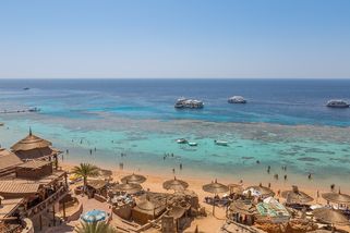 Egypt zpřísňuje opatření na ochranu turistů před žraloky