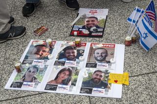 Několik střel zblízka. Hamás rukojmí zavraždil těsně předtím, než je našel Izrael, potvrdila pitva - Novinky
