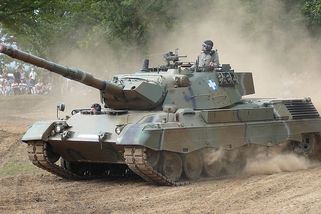 Švýcaři pomáhají Putinovi. Brání dodávce tanků Leo...