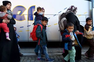 Rakousko pod náporem migrantů zarazilo slučování jejich rodin - Novinky