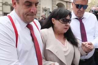 Zdrcenou Dádu museli podpírat. S Aničkou Slováčkovou se rozloučili také prezident Pavel a Helena Vondráčková