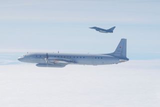 Stíhačky NATO vystartovaly z německé základny kvůli ruskému letounu nad Baltským mořem - Novinky