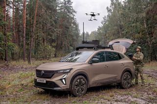 Bojový hybrid pěchoty. Renault představil džíp pro vojáky - Seznam Zprávy