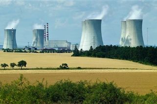 Vláda by už měla ukončit daň z mimořádných zisků – faei.cz