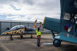 Sto let českého letectví: Aero spojilo historický dvojplošník Ab-11 s moderním Skyfoxem - Novinky