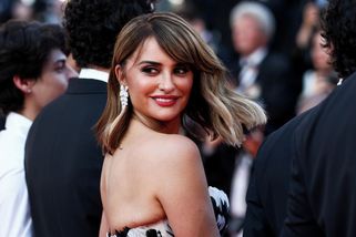 Takovou vlasovou proměnu byste od španělské krásky nečekali: Penelope Cruz s blond prameny
