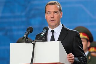 Medveděv: Rusko má právo použít jaderné zbraně a NATO nezasáhne - Seznam Zprávy