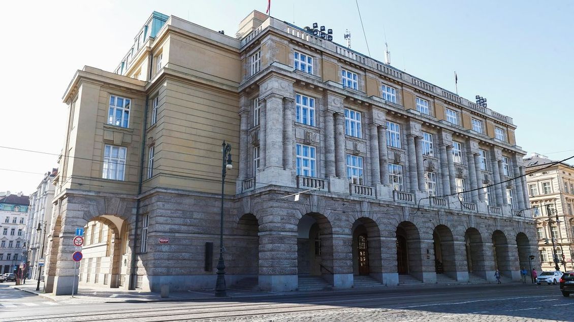 Univerzita Karlova řeší dilema: Má zachovat obor překladatelství?