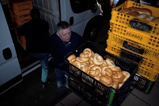 Robert Fico odpracoval na Svátek práce noční směnu v pekárnách - Novinky