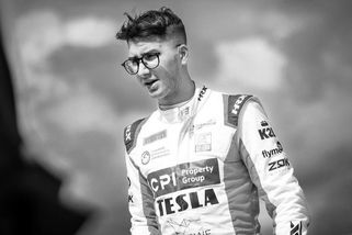 Ve věku 21 let zemřel bývalý automobilový závodník Zdeněk Chovanec - Sport.cz
